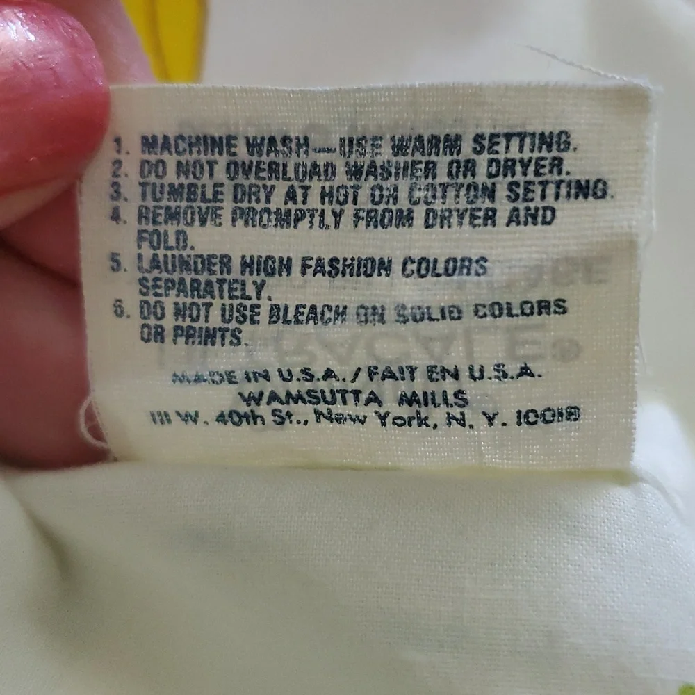 Vintage Wamsutta Ultracale Yellow Flower 1 Standard Pillow Case.